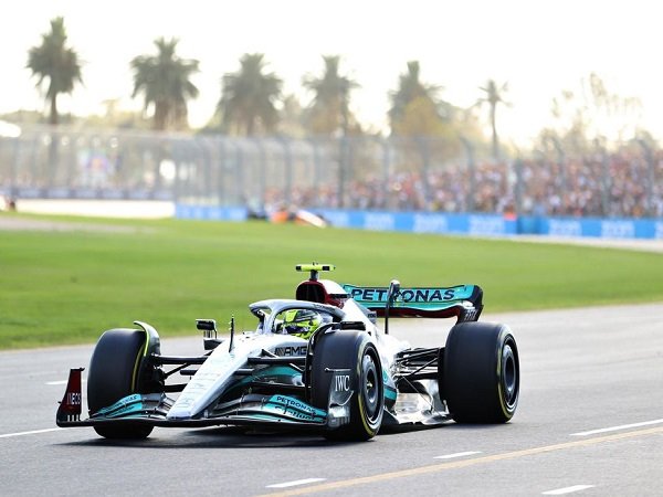 Lewis Hamilton Resmi Perpanjang Kontrak Dengan Mercedes Hingga 2023