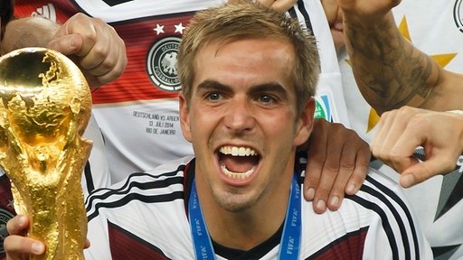 Philip Lahm Ingin Pensiun 2018 Mendatang