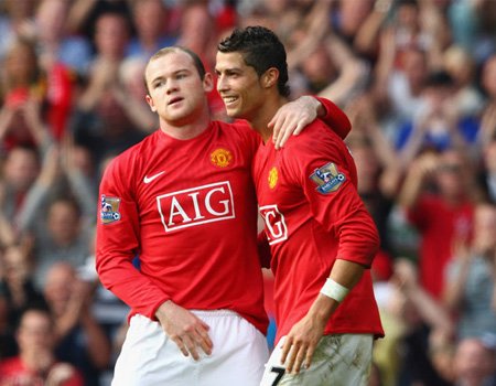 Rooney Kesulitan Mengimbangi Ronaldo