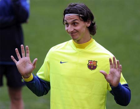 Chelsea & City Siap Berebut Ibra