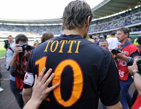 Totti Bahagia Berada di Roma