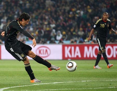 Gol Ozil Loloskan Jerman ke Fase Knock-Out