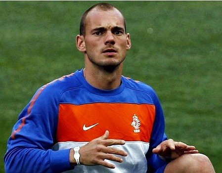 Sneijder: Saya Tidak Bilang Maradona dan Dunga Idiot