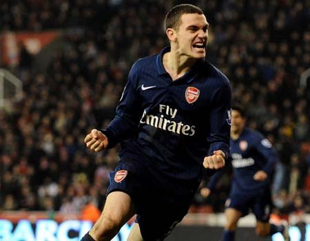 Vermaelen Sambut Kedatangan Koscielny