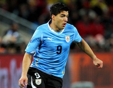 Spurs Dekati Luis Suarez