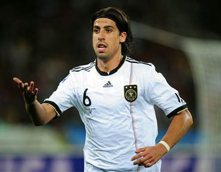 Khedira Hengkang ke Santiago Bernabeu