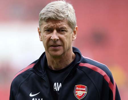 Cesc Bertahan, Wenger Bahagia