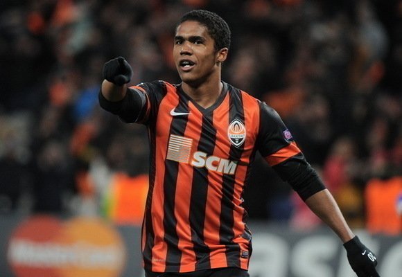 Douglas Costa Berikan Sinyal Ketertarikan Pindah Ke Chelsea