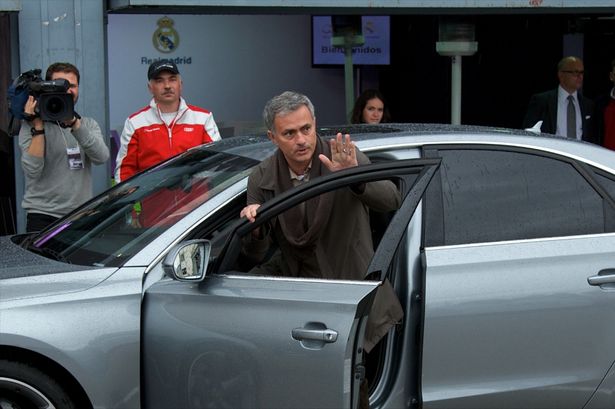 Mourinho Ditangkap Polisi Karena 'Ngebut'