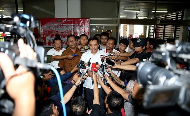 Menpora Penasaran Dengan Sosok BS