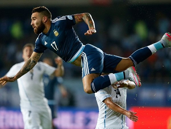 Bayern Ikut Dalam Perburuan Bek Valencia Nicolas Otamendi