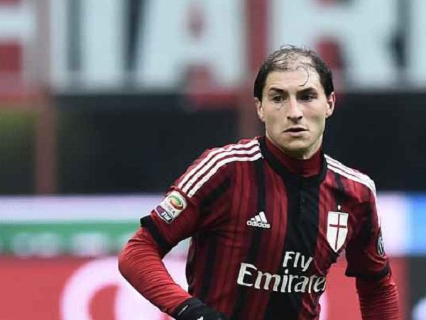 Manchester United Incar Paletta Dari AC Milan