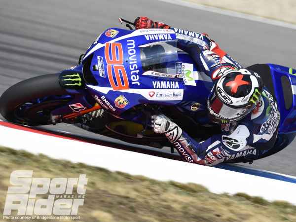 Duo Movistar Yamaha, Rossi Dan Lorenzo Sukses Kalahkan Marquez