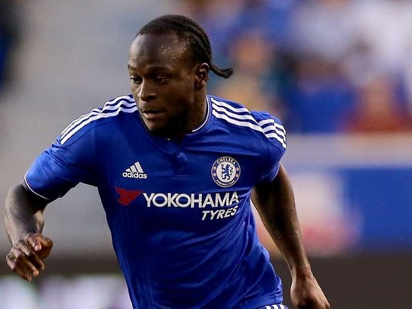 Tottenham Pantau Victor Moses