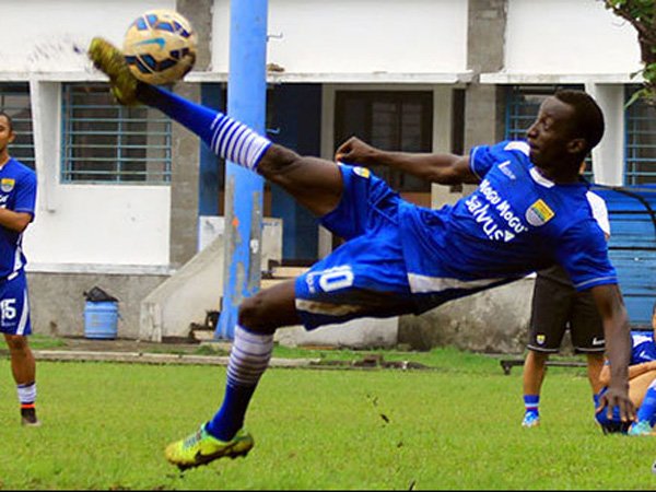 Konate Tak Kunjung Datang, Yaya Siapkan Tindakan