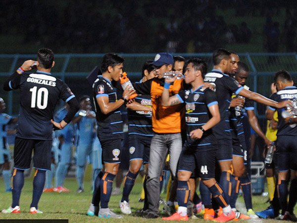 Jelang Lawan Sriwijaya FC, Skuad Arema Cronus Diboyong Ke Batu