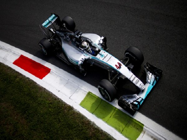  Hamilton Pimpin Sesi FP 1 GP Italia