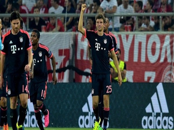 Bayern Menaklukkan Olympiakos Berkat Gol Mueller dan Goetze