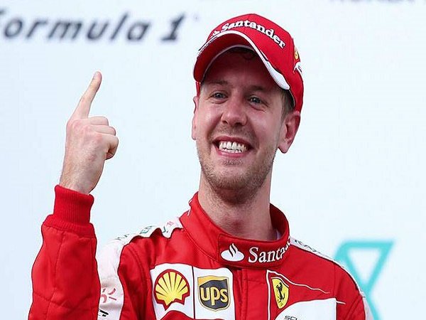 Sebastian Vettel Juarai GP F1 Singapura