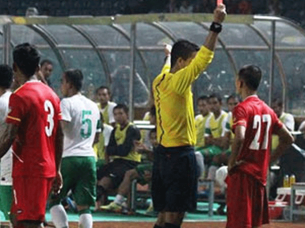 Kemimpinan wasit Thoriq Alkatiri dipersoalkan