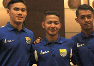 3 Pemain tim biru berlatih di Benua Biru