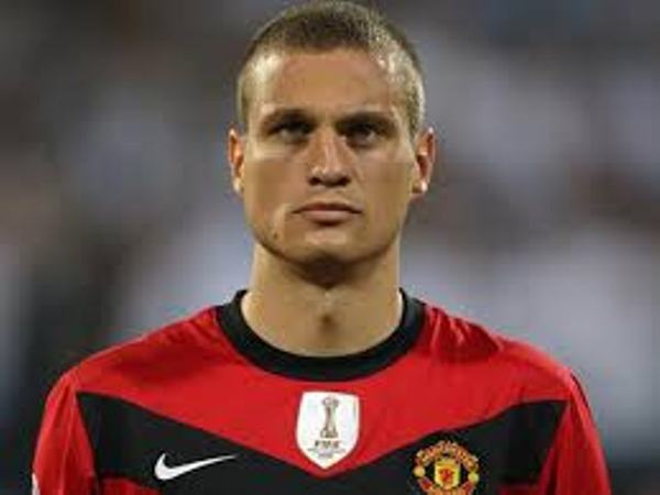 Nemanja Vidic nyatakan pensiun 