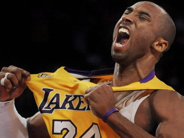 Kobe Bryant kini dipuji banyak orang