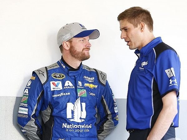 Berita Nascar: komunikasi Earnhardt dengan Ives