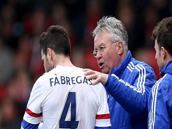  Berita Liga Inggris: Seperti Ini Pujian Guus Hiddink kepada Cesc Fabregas