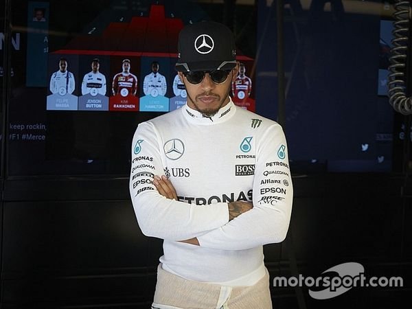 Berita F1 : Hamilton Ingin Sesukses Rossi?