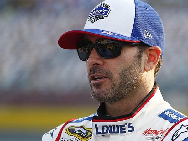 Berita NASCAR: Seperti Ini Kekaguman Jimmie Johnson pada Martin Truex