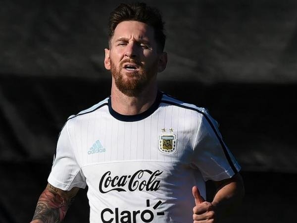 Berita Copa America Centenario: Pelatih Argentina jamin Lionel Messi dapat bermain dalam 4 hari kedepan