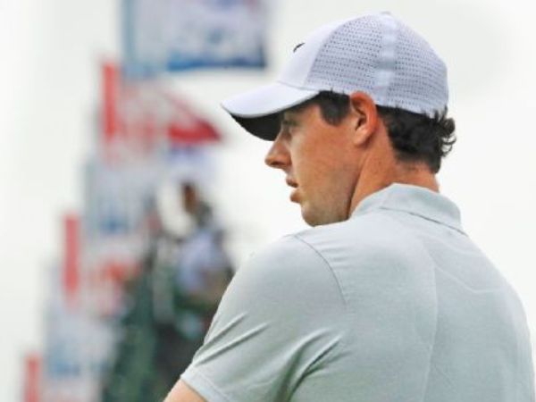 Berita Golf: Rory McIlroy Masih Berjuang Keras di Oakmont