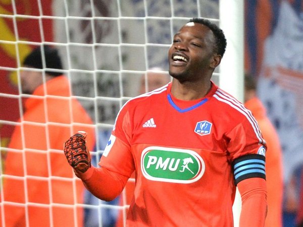 Berita Transfer: Crystal Palace resmi dapatkan Steve Mandanda dari Marseille