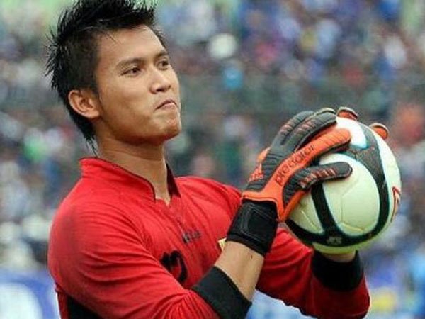 Berita Sepak Bola: Profil Kiper Andalan Mitra Kukar Shahar Ginanjar