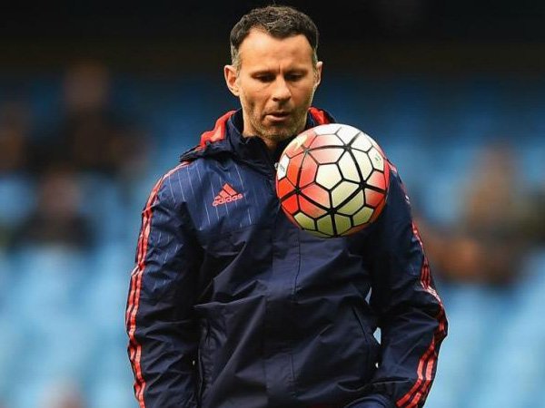 Berita Sepak Bola: Tribute Schmeichel untuk Ryan Giggs