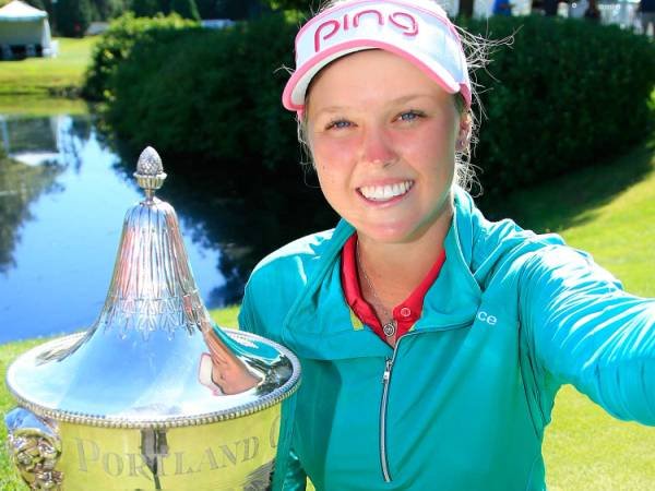 Berita Golf: Si Cantik Brooke Henderson Pertahankan Gelar LPGA Portland Classic