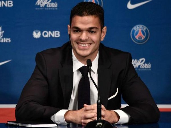 Berita Transfer Pemain: Ben Arfa sebut PSG Bisa Bantu Dirinya Menjadi Pemain Hebat