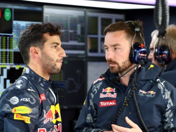 Berita F1: Daniel Ricciardo Kesal Dipecundangi Rekan Satu Timnya