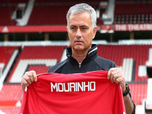 Berita Sepak Bola: Mourinho Pasang Target Tinggi di Manchester United