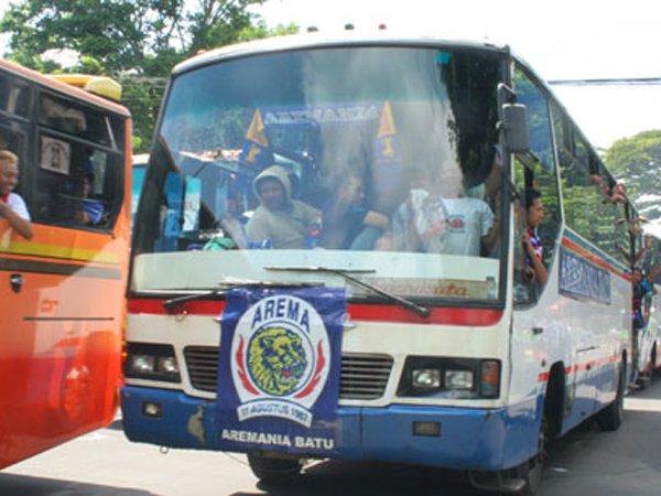 Berita TSC 2016: Ingin Tur, Aremania Tunggu Kepastian Laga Persela Vs Arema