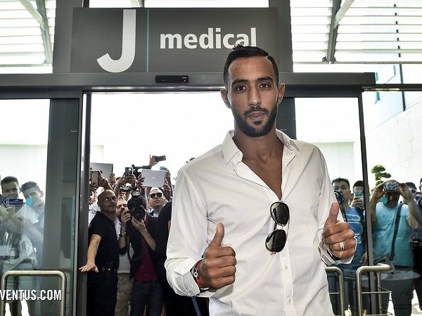 Berita Transfer: Medhi Benatia mendarat di Juventus