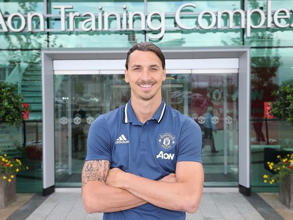 Berita Liga Inggris: Ibrahimovic Sesumbar Yakin Jadi Dewa Manchester