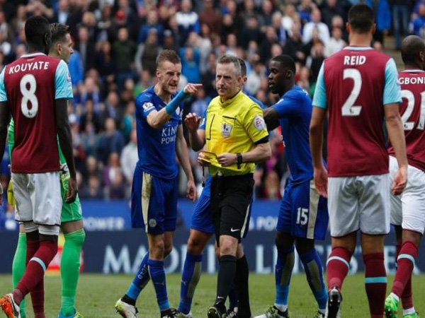 Berita Liga Inggris: Ini Nasib Yang Diterima Pengina Wasit Saat Premier League 2016-17