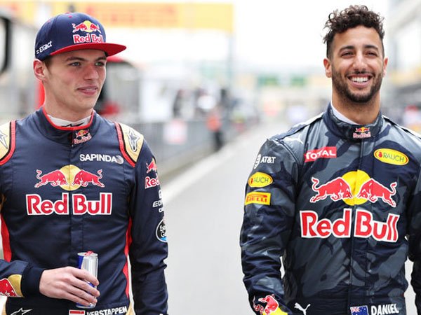 Berita F1: Ricciardo Menegaskan Dirinya Tidak Tertekan Oleh Verstappen