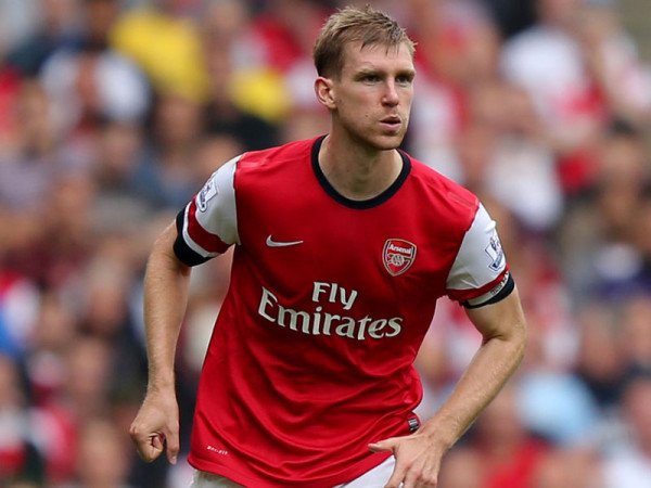 Berita Liga Inggris: Arsenal Harus Kehilangan Mertesacker selama 5 Bulan