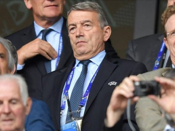 Berita Sepak Bola : Komite Etik FIFA 'semprit' Wolfgang Niersbach