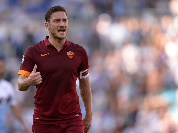 Berita Transfer: Francesco Totti Sebut Gonzalo Higuain dan Miralem Pjanic Hanya Pikirkan Uang