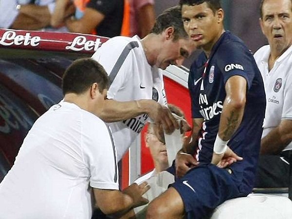 Berita Sepakbola: Pemain Baru Paris Saint-Germain Ini Berharap Cedera Thiago Silva Tak Serius