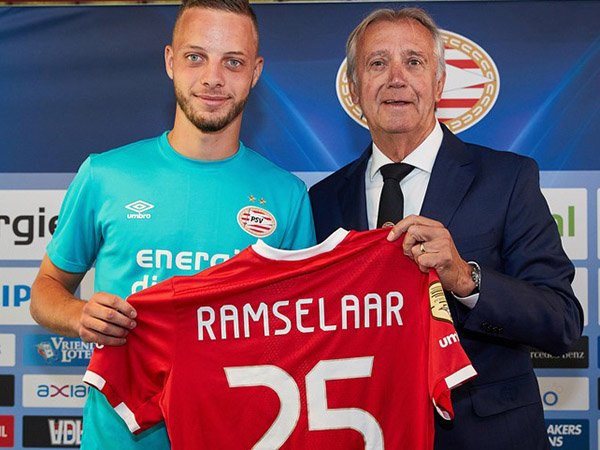 Berita Liga Belanda: PSV Eindhoven Kontrak Bart Ramselaar